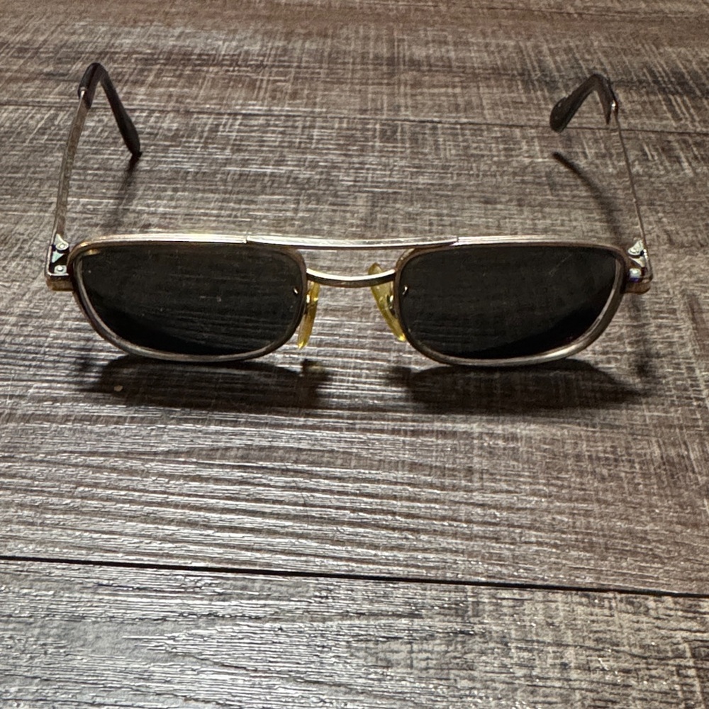 Vtg Universal 1/20 12k Gold Filled Sunglasses